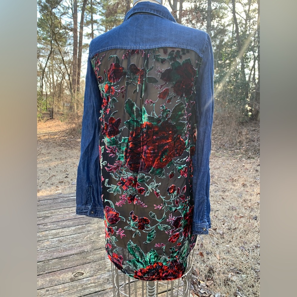 Floral Roses Burnout Velvet Denim Button-Up Shirt - Picture 12 of 14